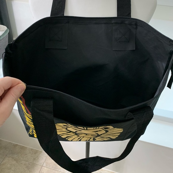 Disney’s Lion King Tote Bag and Collectors Program - Picture 11 of 12